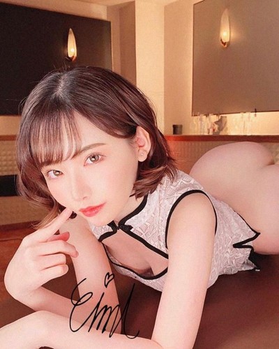 Model aidra fox autographed - autographed, rp